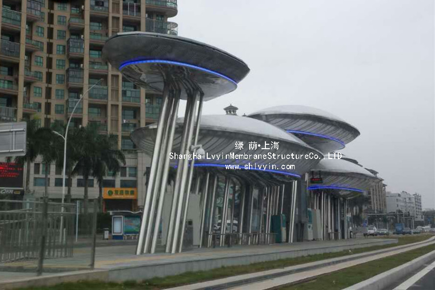 东胜区全民健身活动中心体育场钢结构巨拱安装施工过程